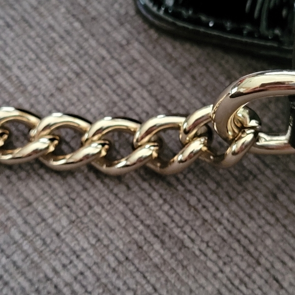 kate spade ♠️ Black & Gold Crossbody Patent Purse - Picture 9 of 14